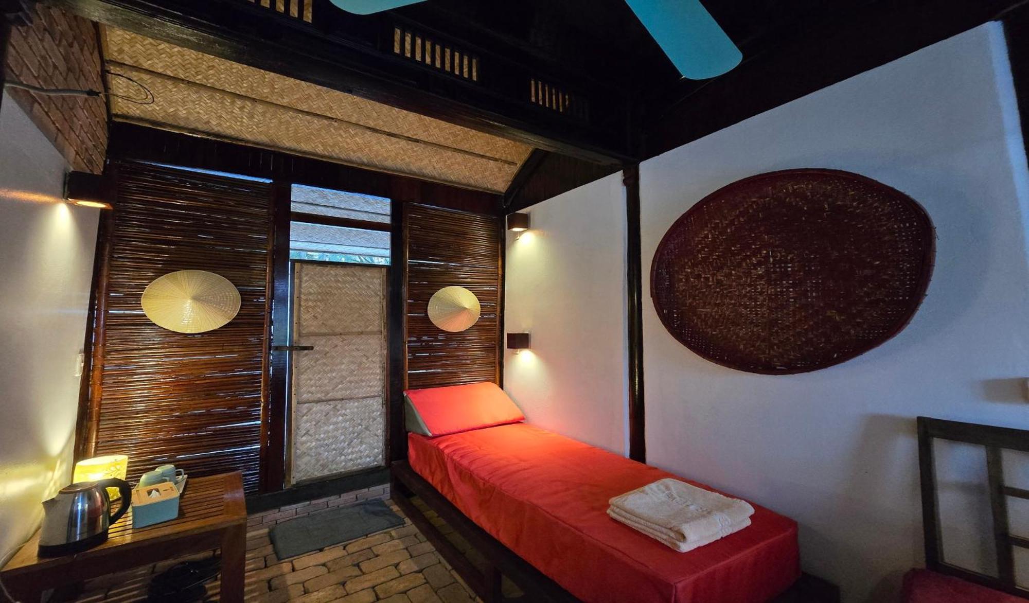 Beach Bar Hue Hostel Экстерьер фото