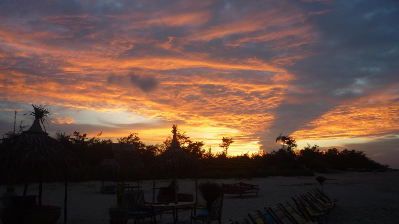 Beach Bar Hue Hostel Экстерьер фото